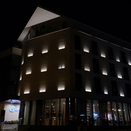 Hotel Lupa By Bueno Constanta Exterior photo