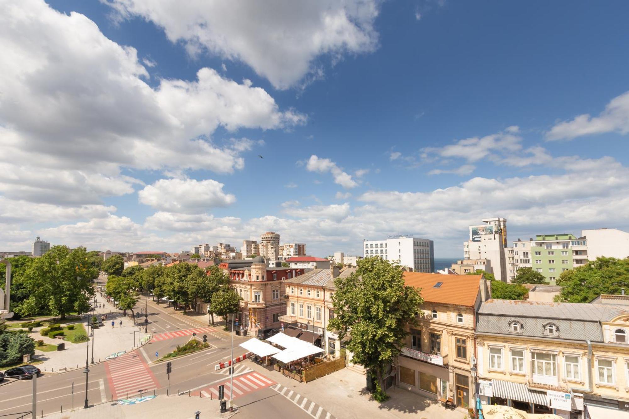 Hotel Lupa By Bueno Constanta Exterior photo